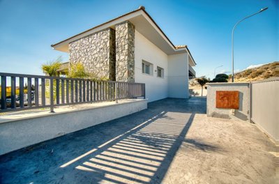 Detached Villa For Sale  in  Agia Fyla