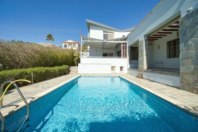 Detached Villa For Sale  in  Ayios Athanasios