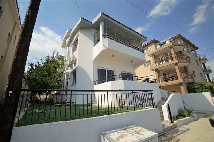 Image No.1-4 Bed Villa for sale