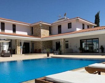 Detached Villa in Meneou