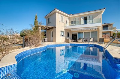 Detached Villa For Sale  in  Chloraka