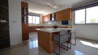 Penthouse For Sale  in  Agia Fyla