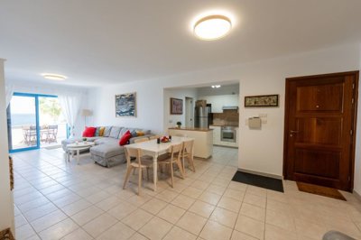 Apartment For Sale  in  Pentakomo