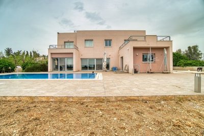 Detached Villa For Sale  in  Geroskipou