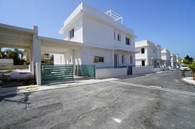 Detached Villa For Sale  in  Pervolia