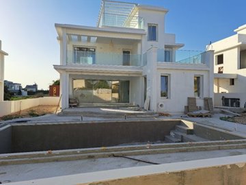 Detached Villa For Sale  in  Pervolia