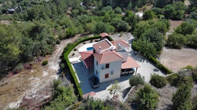 Detached Villa For Sale  in  Lysos