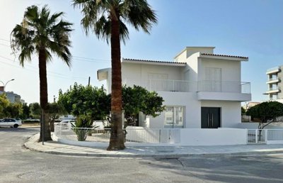 Detached Villa For Sale  in  Larnaka - Skala