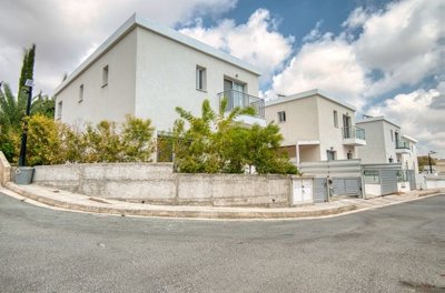 Detached Villa For Sale  in  Geroskipou