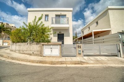 Detached Villa For Sale  in  Geroskipou