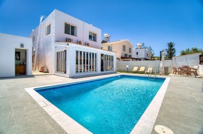 Detached Villa For Sale  in  Anavargos