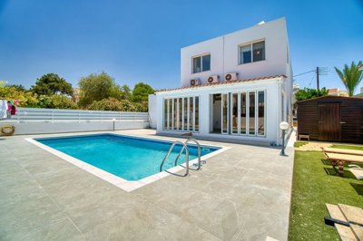 Detached Villa For Sale  in  Anavargos