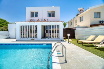 Detached Villa For Sale  in  Anavargos