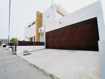 Detached Villa For Sale  in  Select Location