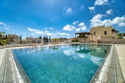 Apartment For Sale  in  Paphos Town