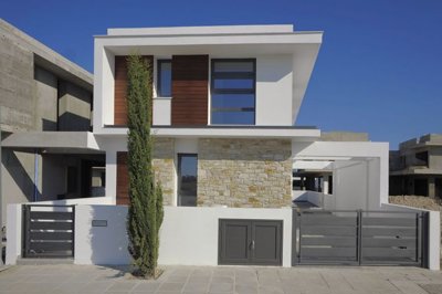 Detached Villa For Sale  in  Livadia