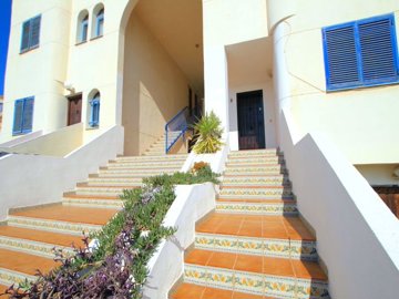 48523wonderful2bedroomcoastalapartmentwithsea