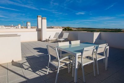 46286topfloorapartmentsonvistabellagolf220619