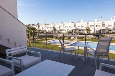 46286topfloorapartmentsonvistabellagolf220619