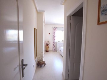 48650fabulous2bedroomapartmentwithprivatesola