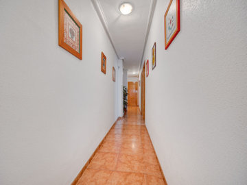 48696spacious2bedroomapartmentcentrallocation