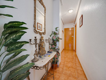 48696spacious2bedroomapartmentcentrallocation