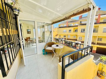 48697wonderful2bedroomapartmentwithprivatesol