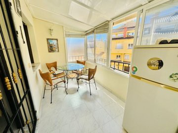 48697wonderful2bedroomapartmentwithprivatesol