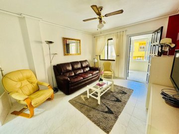 48697wonderful2bedroomapartmentwithprivatesol