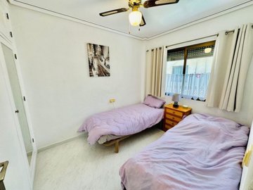 48697wonderful2bedroomapartmentwithprivatesol