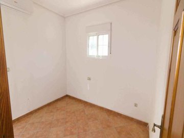 48728spacious3bedvillawithalargeunderbuild031