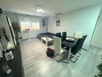 48727beautifullyrenovated2bedroomvillageapart