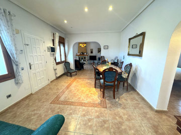 48732spacious3bedroomvillawithagolfcourseback