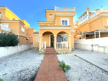 48739spacious2bedroomvillawithgreatoutdoorspa