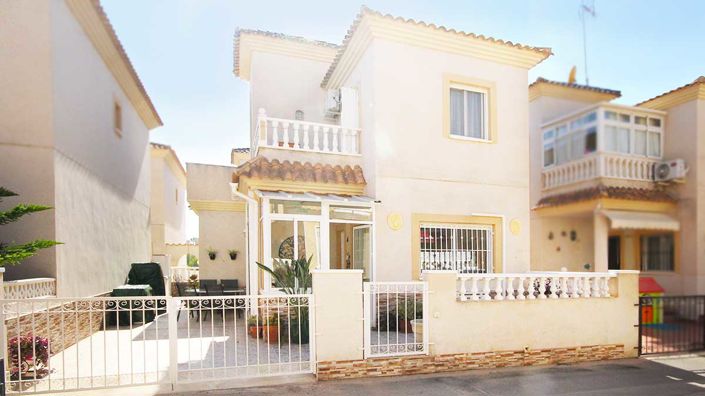 Image No.1-3 Bed Villa for sale