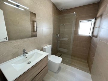 48764fabulouslyrenovated3bedroomlakesidevilla