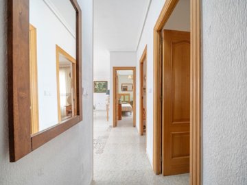 48788spacious3bedroomvillageapartment23012511