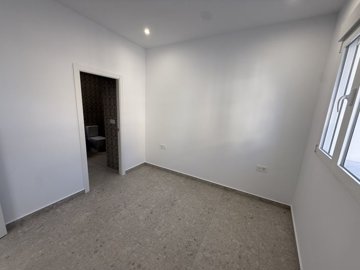 48812beautifullyrenovated2bedroombungalow0402