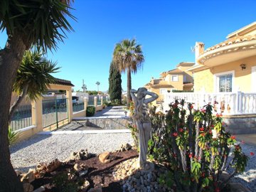 48821exceptionallyspaciousdetachedvilla800sqm