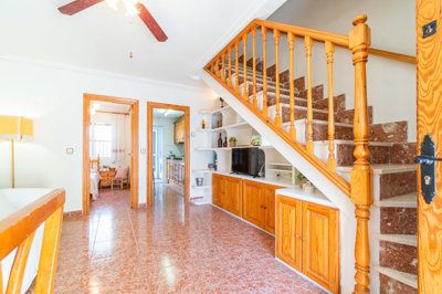 48823traditional3bedroomtownhousewalkingdista