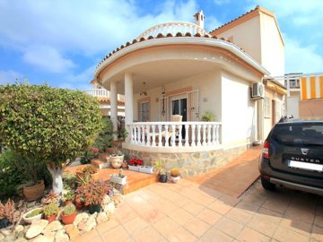 48837wonderful3bedroomvillawithspaceforapriva