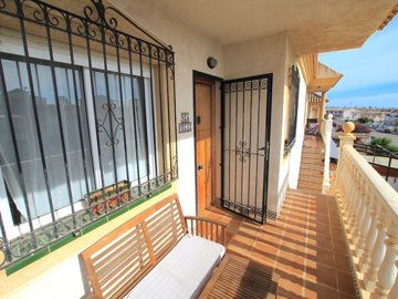 48843wonderful2bedtopfloorapartmentinlaregia2