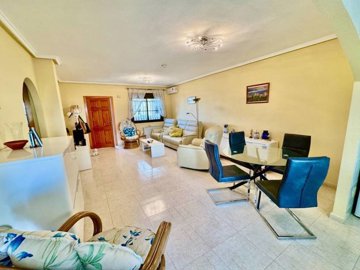 48847spacious2bedroomgardenapartmentwithpoolv