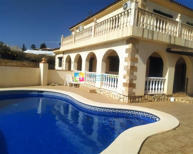 Image No.1-4 Bed Villa for sale