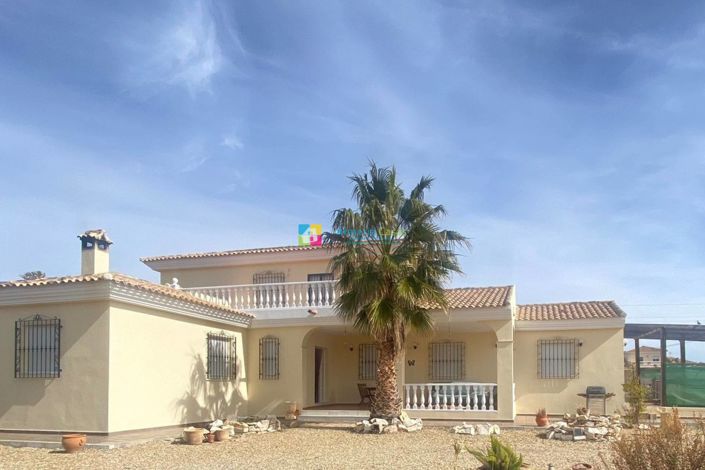 Image No.1-4 Bed Villa for sale