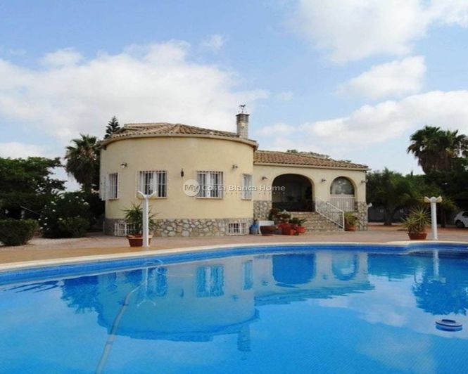 Image No.1-4 Bed Villa for sale