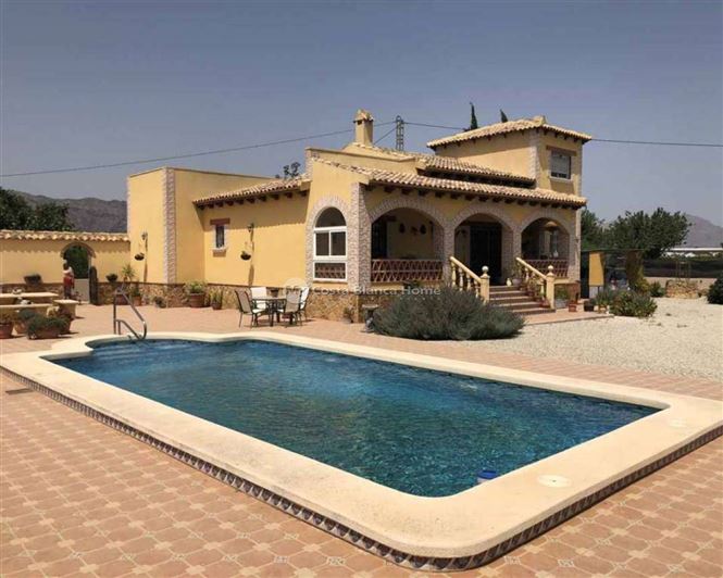 Image No.1-4 Bed Villa for sale