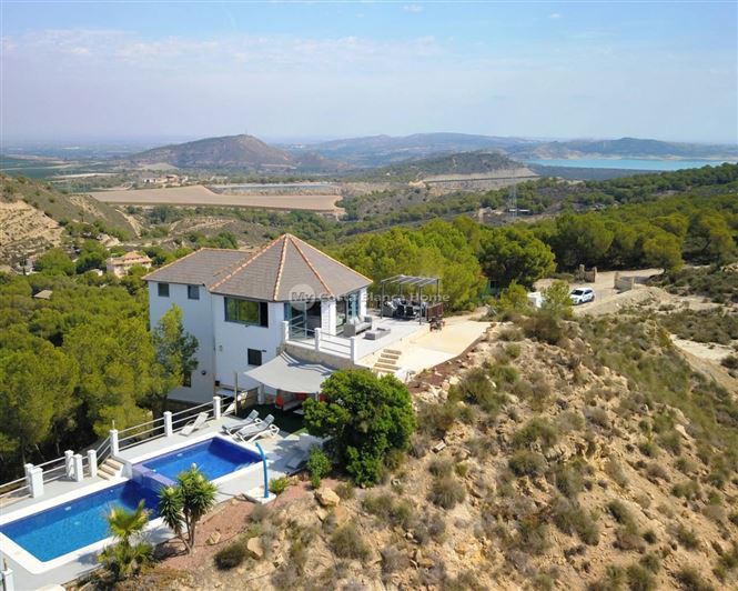 Image No.1-3 Bed Villa for sale