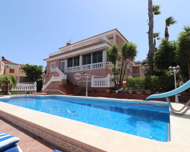 Image No.1-4 Bed Villa for sale