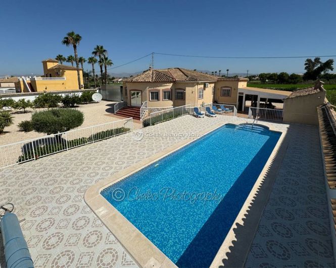 Image No.1-4 Bed Villa for sale